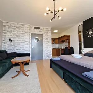 https://apartament-soneczny-kolobrzeg-78-100.kolobrzeghotels.com