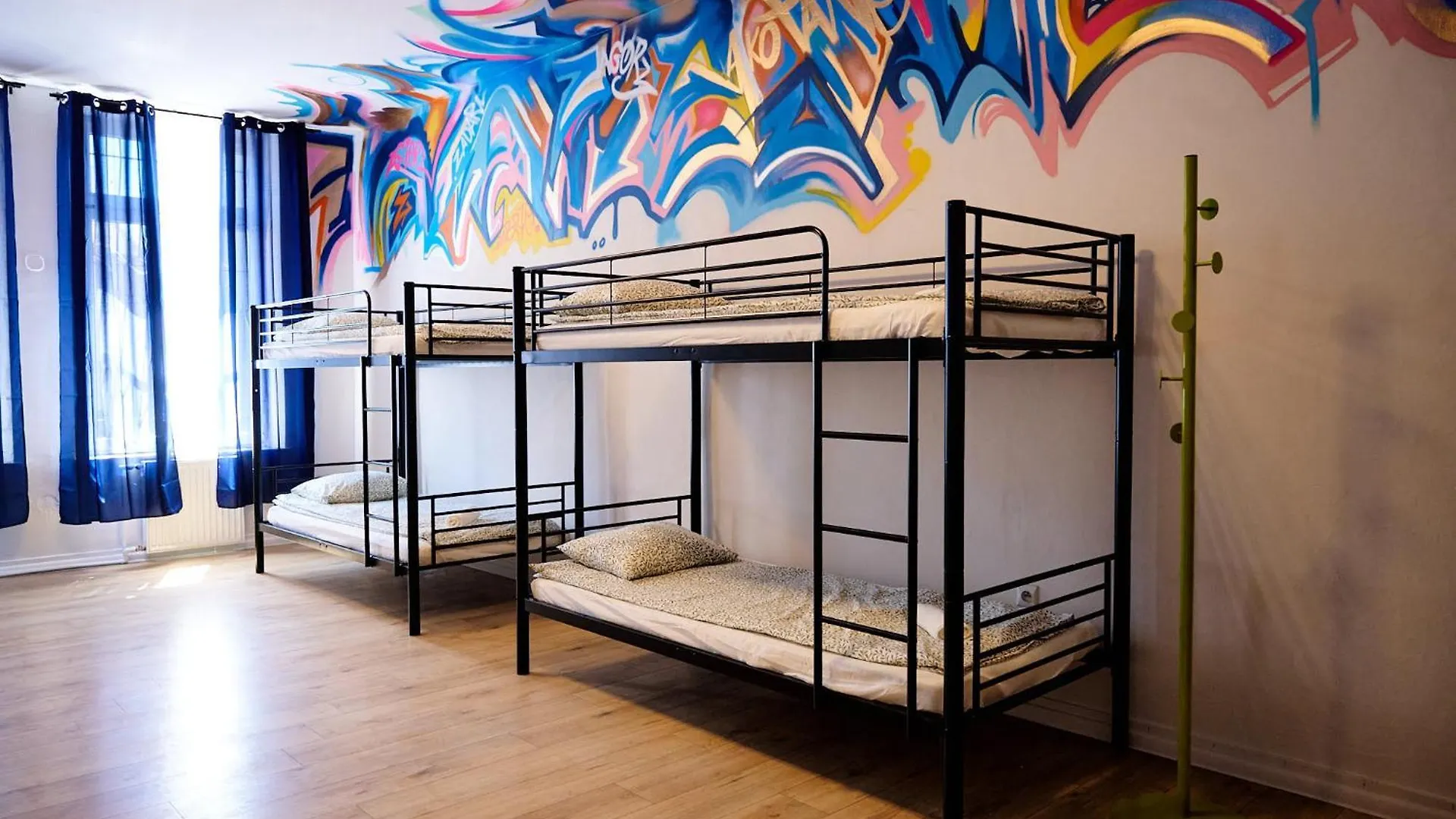 Hostel Graffiti Krakow 0*,  Poland